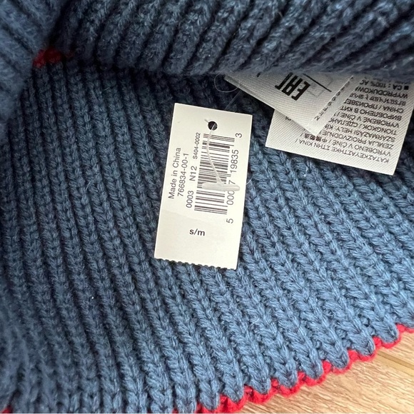 NWT - GAP toddler stripe beanie - Picture 2 of 2